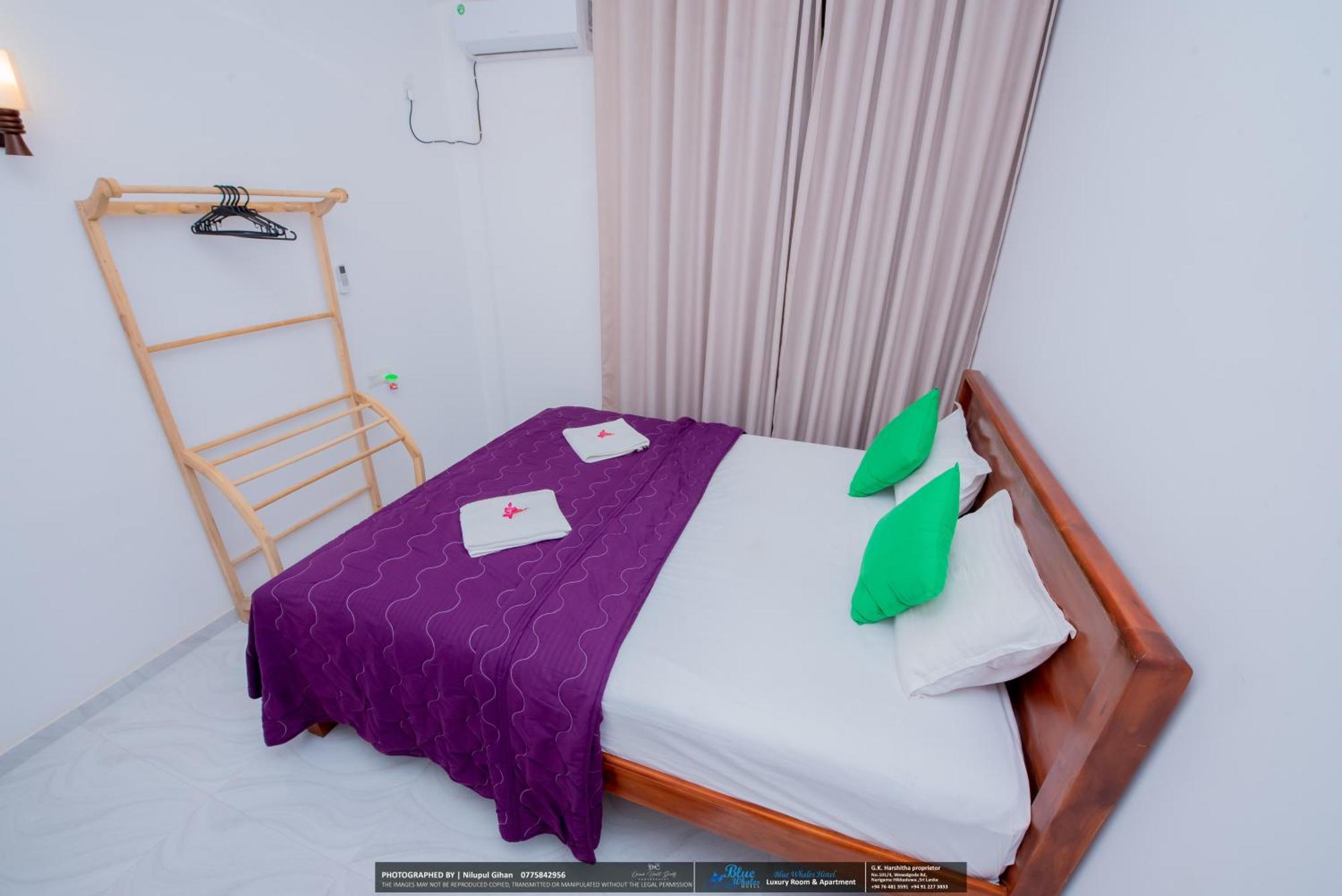 Blue Whales Hotel 히카두와 외부 사진