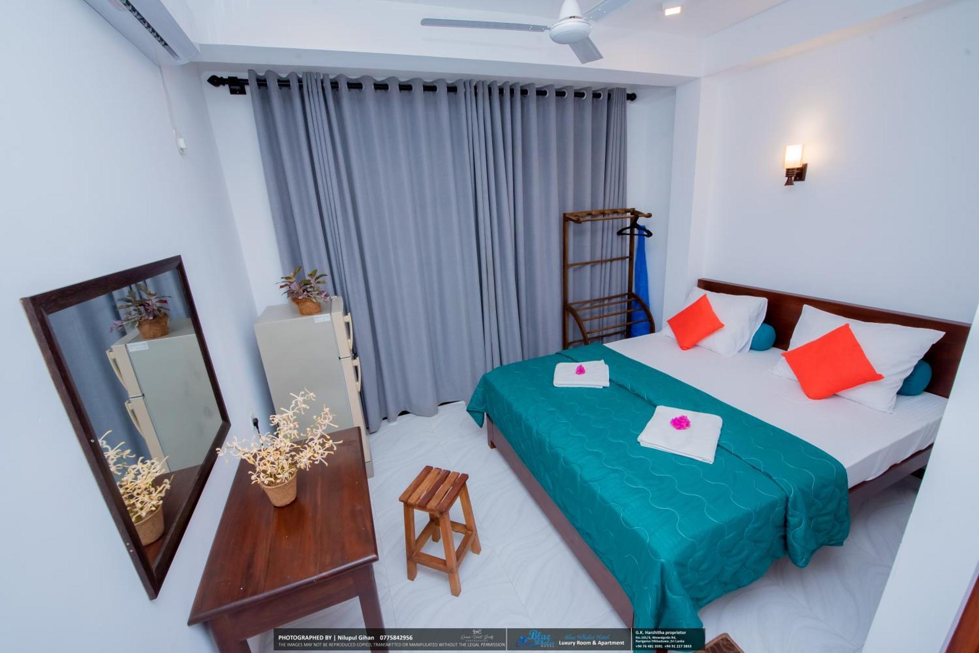 Blue Whales Hotel 히카두와 외부 사진